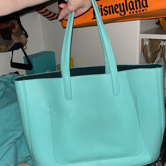 🩵Tiffany & Co Purse and Matching Wristlet🩵 - Picture 3 of 16